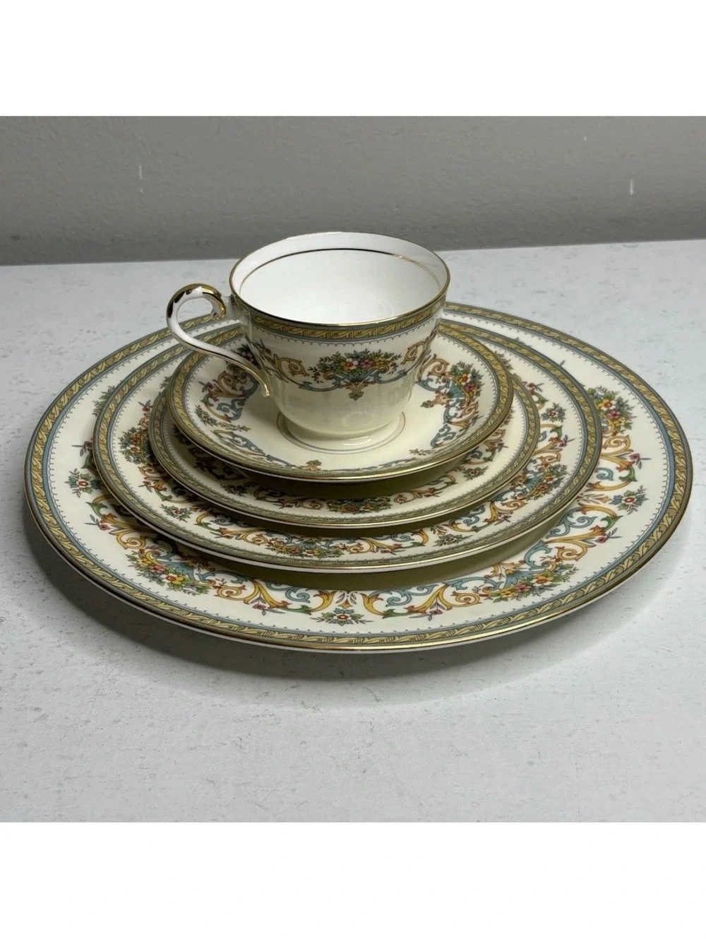 Aynsley Henley 5 Piece Place Setting Bone China Set